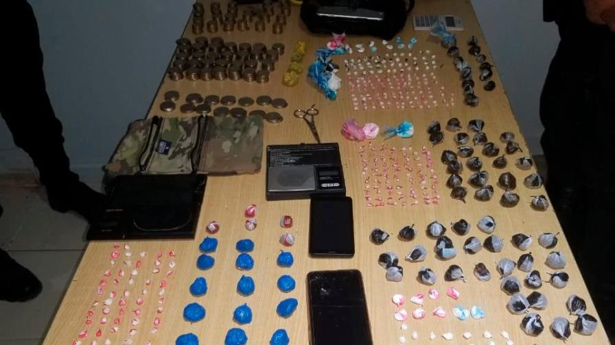 Ocupan 780 envoltorios de sustancias prohibidas y detienen a tres personas en San Pedro de Macorís