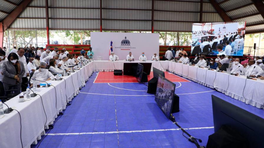 Gobierno anuncia obras por  cuatro mil millones en provincias Independencia y Bahoruco
