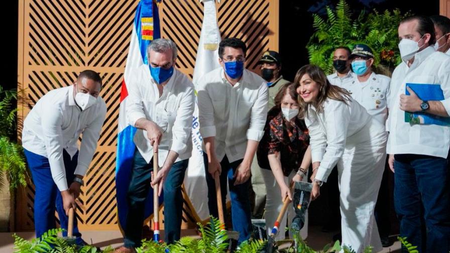 Turismo invertirá más 83 millones de pesos para rescatar playas Los Patos y Los Quemaitos en Barahona