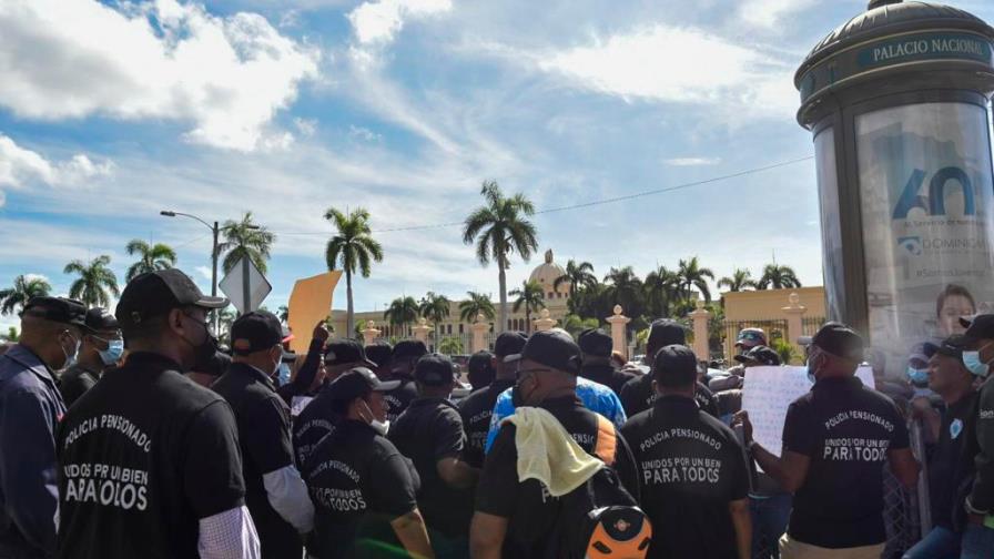 Veteranos de la Policía y las Fuerzas Armadas solicitan al Gobierno aumento de pensiones