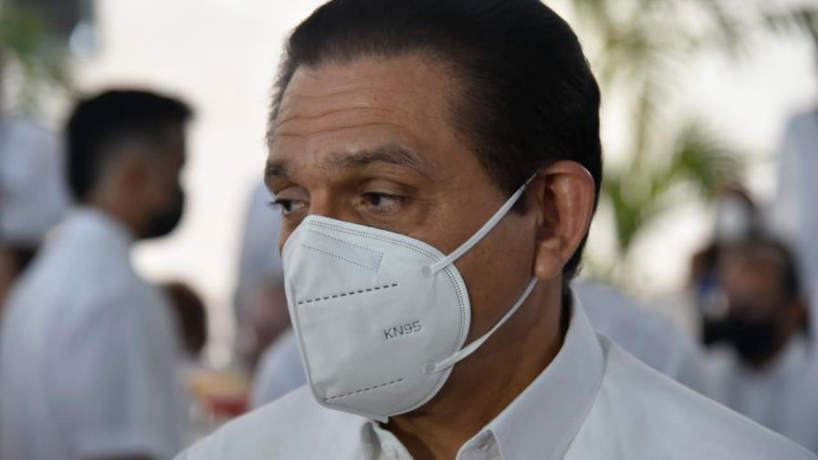 Ministro de Salud reitera que no se contempla establecer restricciones en las fiestas navideñas Ministro de Salud reitera que no se contempla establecer restricciones en las fiestas navideñas