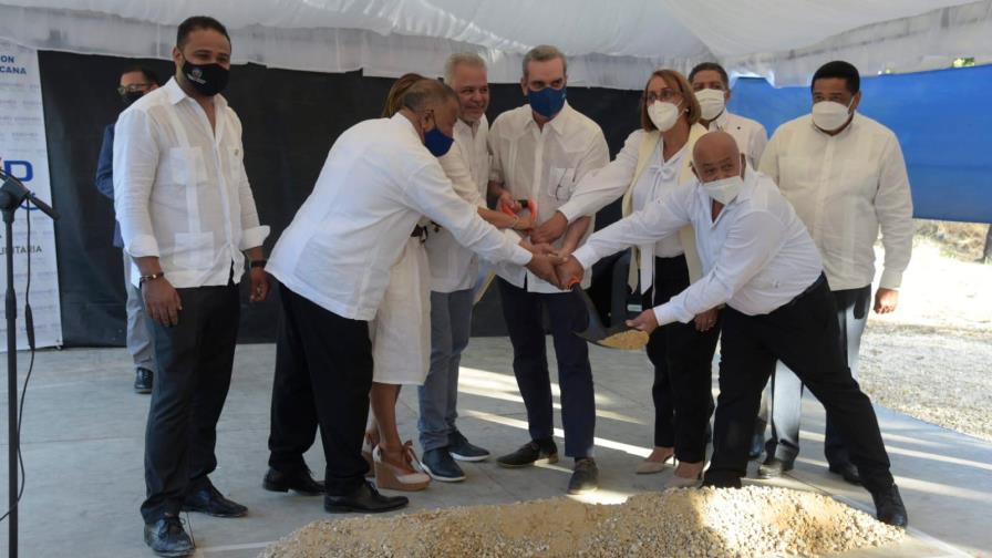 Abinader inaugura cuatro obras en San Cristóbal 