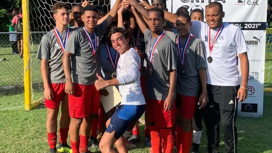 Cambita, campeón del sur en la Copa de Fútbol “Grita Gol”