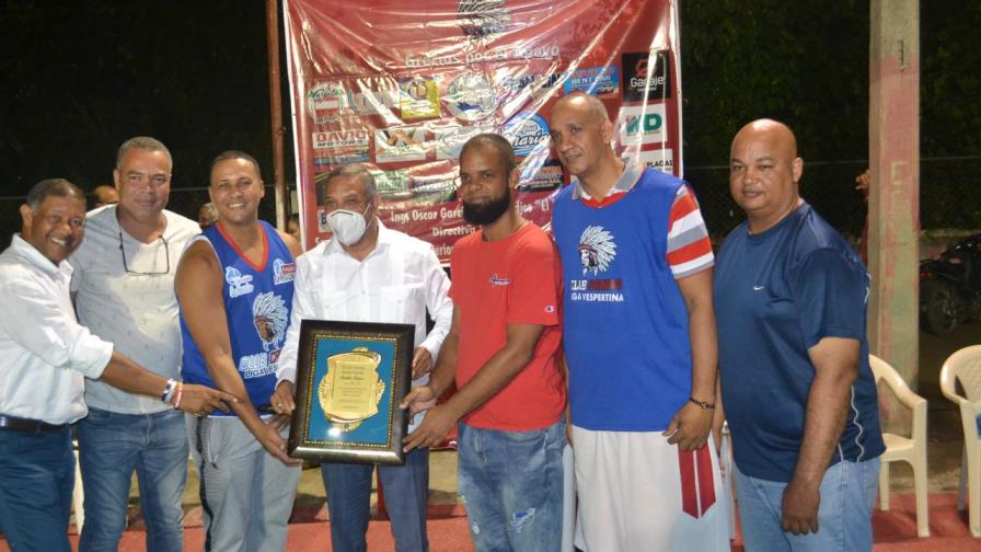 Quinteto Rojo sale en delantera torneo navideño dedicado al senador Franklin Romero