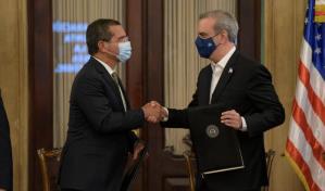 Abinader y gobernador de Puerto Rico acuerdan cooperación en comercio, educación, cultura y deportes 