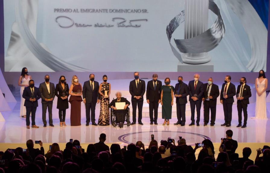 Casilda Luna, ganadora del Premio al Emigrante Dominicano Oscar de la Renta 
