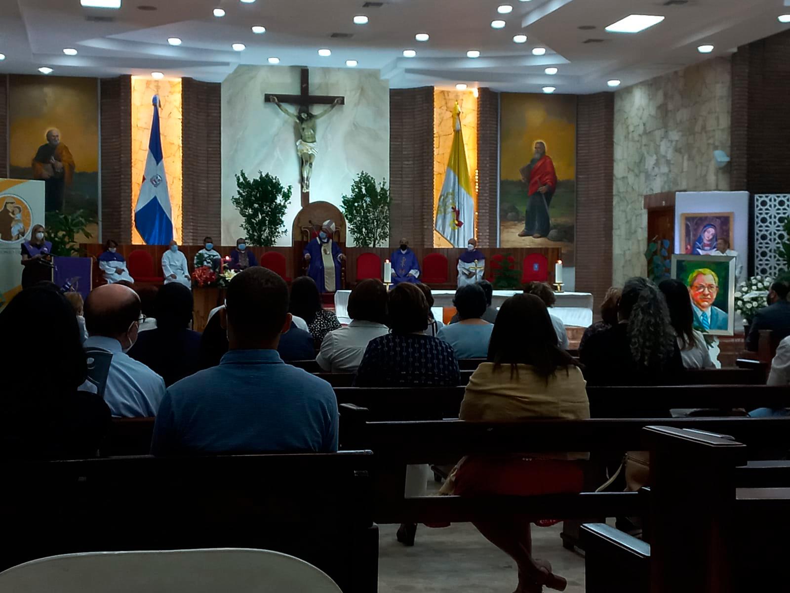 La misa fue oficiada por el obispo auxiliar monseñor Benito Ángeles.