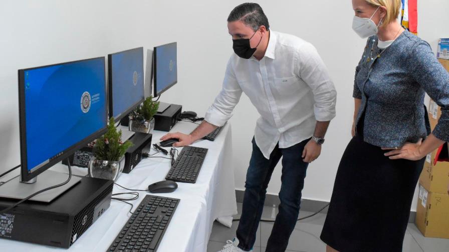 Entregan equipos tecnológicos para modernizar el sistema portuario nacional
