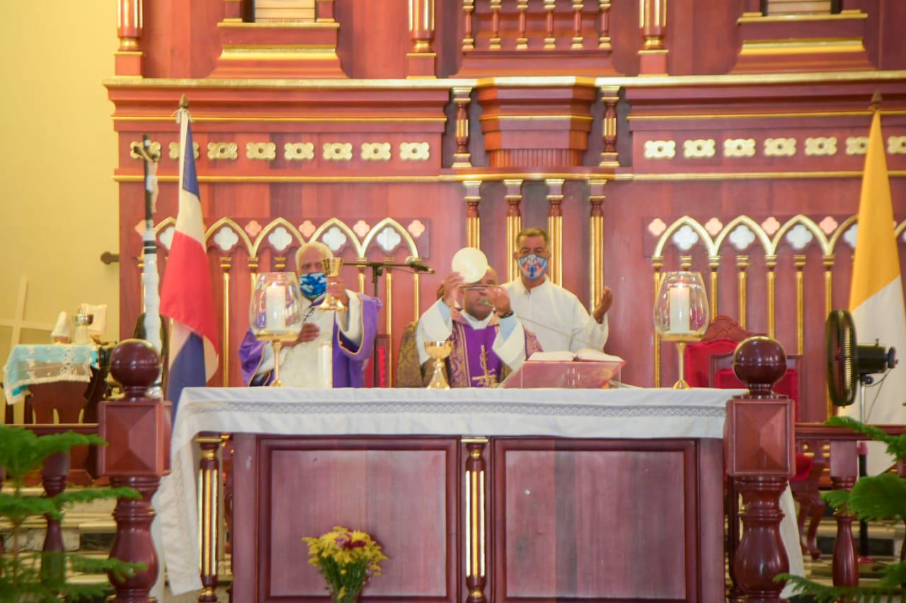 Con una misa recuerdan a don Adriano Miguel Tejada a un año de su muerte.