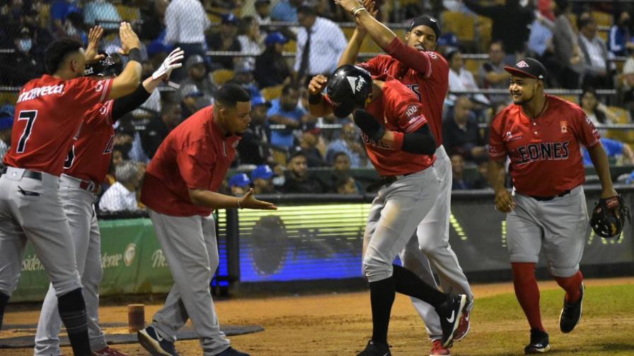 Escogido vence en 12 entradas a los Tigres del Licey Escogido vence en 12 entradas a los Tigres del Licey