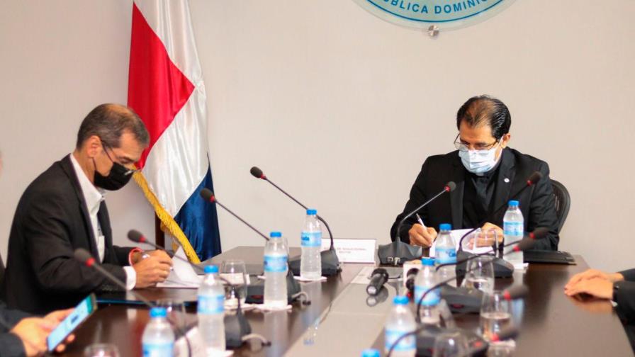 Pucmm y Roche impulsarán educación continua en la comunidad médica dominicana