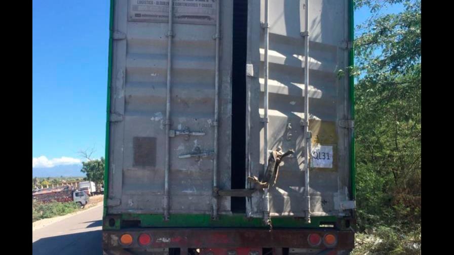 Detienen dos cubanas que intentaron entrar al país de forma ilegal desde Haití Detienen dos cubanas que intentaron entrar al país de forma ilegal desde Haití