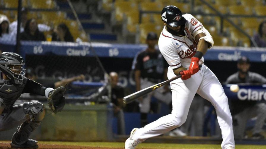 Erik González decide la remontada del Escogido ante los Gigantes Erik González decide la remontada del Escogido ante los Gigantes