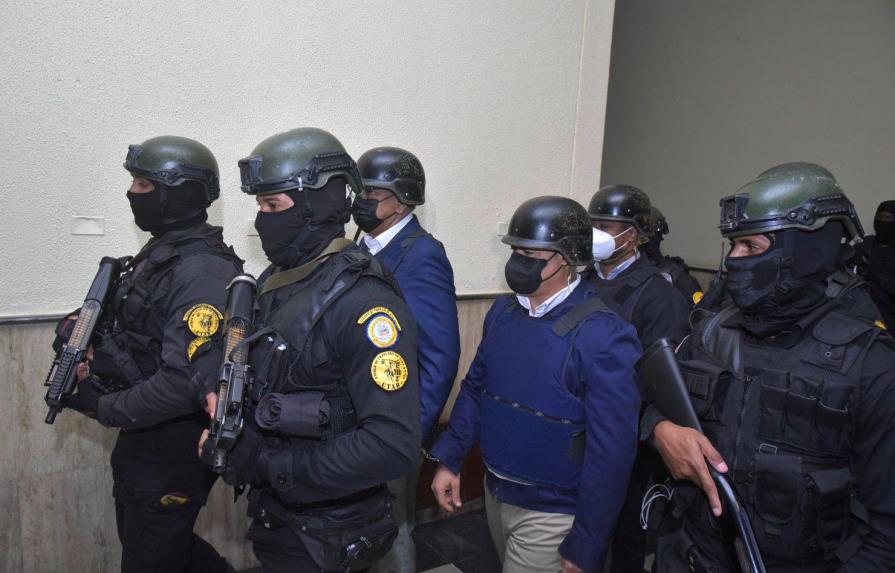 Pareja de Núñez de Aza admite hechos en caso 5G para evitar prisión
