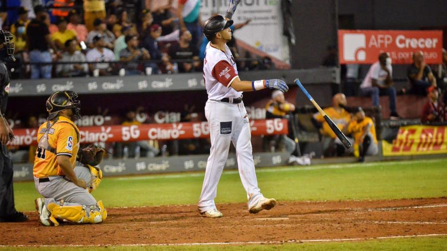 Jonrón de José Sirí en triunfo de los Gigantes 