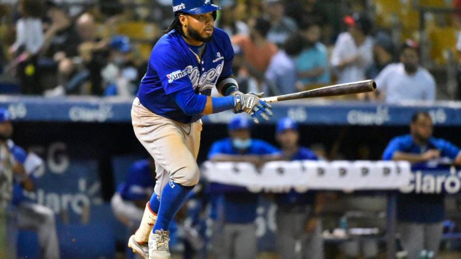 Lugo responde con el bate y el Licey derrota al Escogido Lugo responde con el bate y el Licey derrota al Escogido