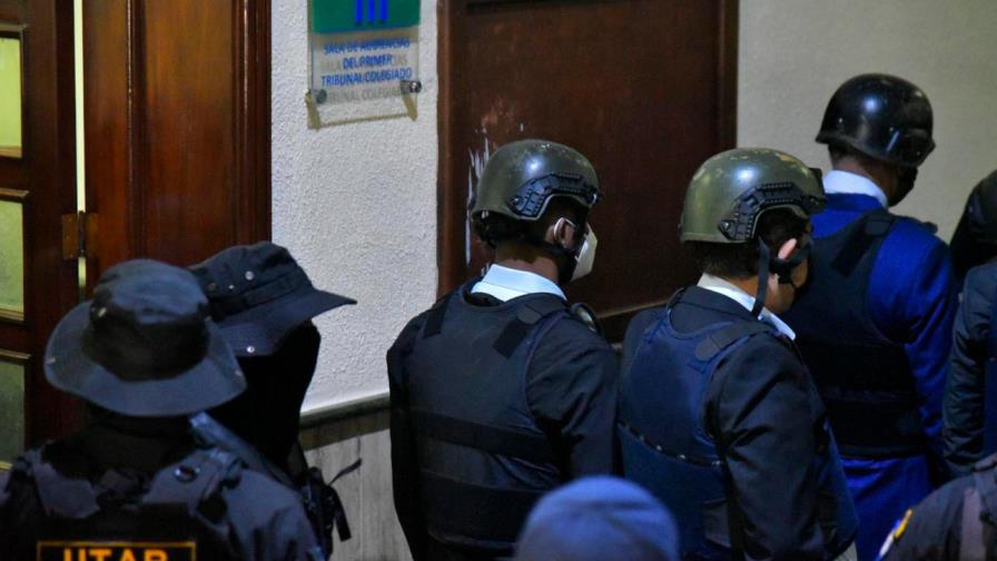 Jueza impone prisión preventiva a Torres Robiou y varios generales del caso Coral 5G Jueza impone prisión preventiva a Torres Robiou y varios generales del caso Coral 5G