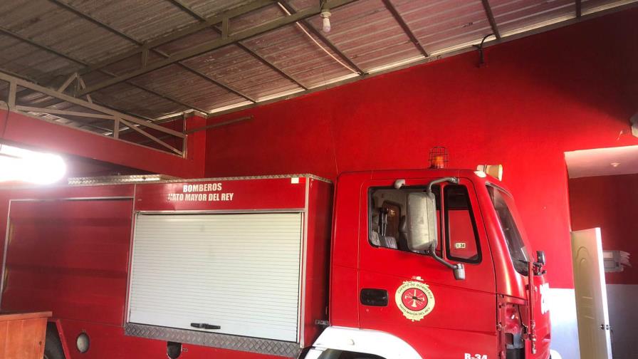 Falta de camión y recursos afecta labor de los bomberos en Hato Mayor Falta de camión y recursos afecta labor de los bomberos en Hato Mayor