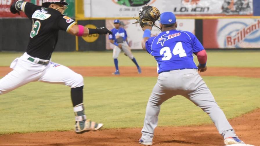 Las Estrellas siguen en segundo y empeoran aún más la situación del Licey Las Estrellas siguen en segundo y empeoran aún más la situación del Licey