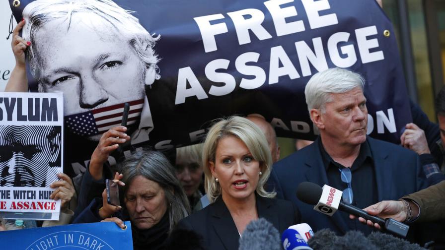 Presionan a Londres para que dé prioridad a la extradición de Assange a Suecia