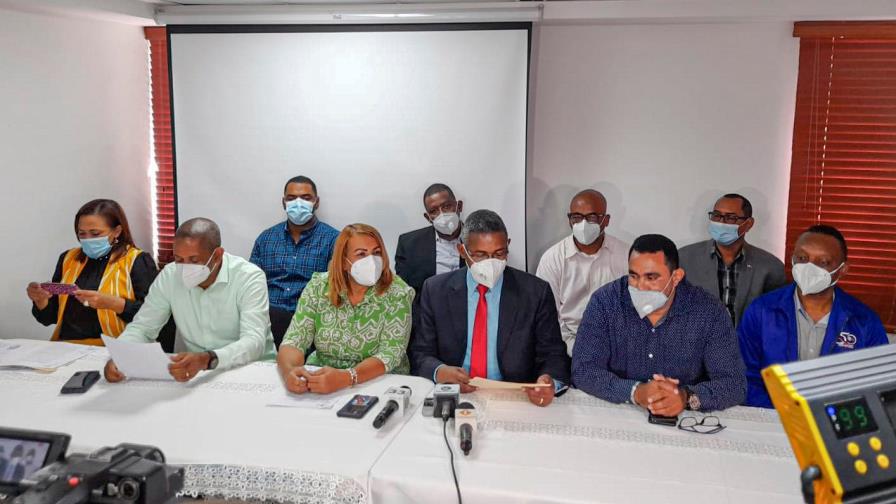 Piden a ministerios reevaluar regreso a clases ante rebrote