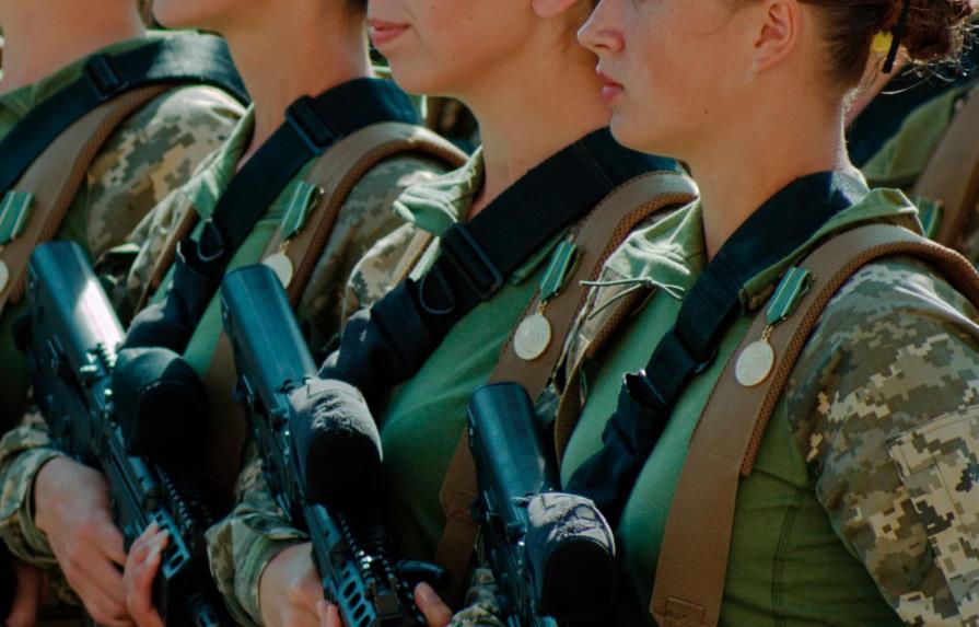 Reporte: Ejército británico no protege a mujeres de abusos