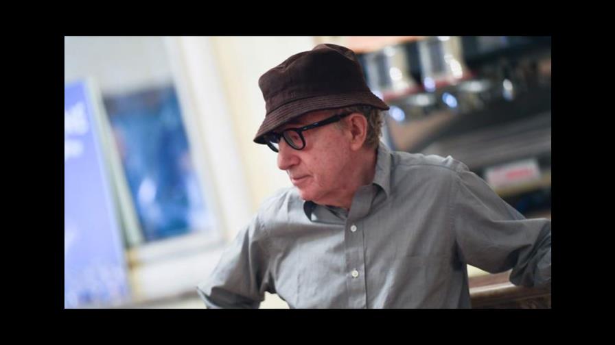Woody Allen cambia repentinamente de editorial y publica sus polémicas memorias sin avisar Woody Allen cambia repentinamente de editorial y publica sus polémicas memorias sin avisar