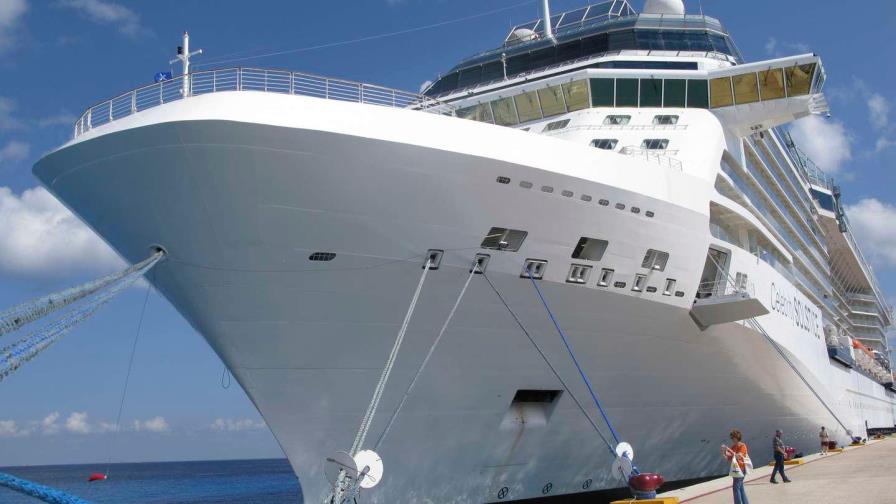 Alcaldes urgen a gobernador de Florida revisar regla de vacunas para cruceros Alcaldes urgen a gobernador de Florida revisar regla de vacunas para cruceros