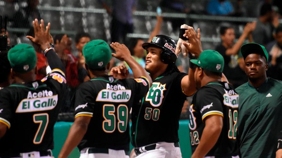 Estrellas muestran aliento al reclamar un triunfo en 12 entrada ante Gigantes Estrellas muestran aliento al reclamar un triunfo en 12 entrada ante Gigantes