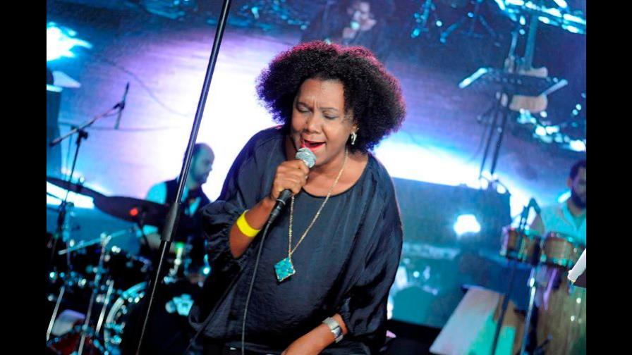 Xiomara Fortuna se levanta como el ave fénix; anuncia nueva música tras su intenamiento