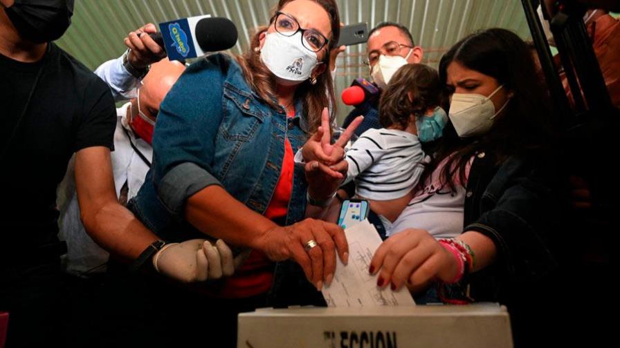 Xiomara Castro supera el millón de votos en Honduras con 55.36 % de actas