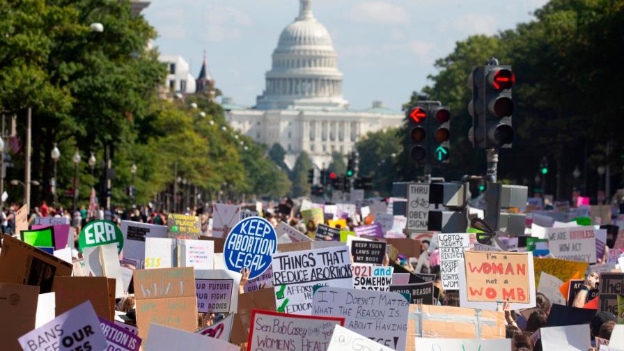 Supremo de EEUU deja en pie veto al aborto en Texas, pero permite denunciarlo