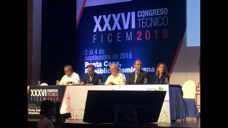 Inauguran XXXVI Congreso internacional de la industria del cemento en Bávaro