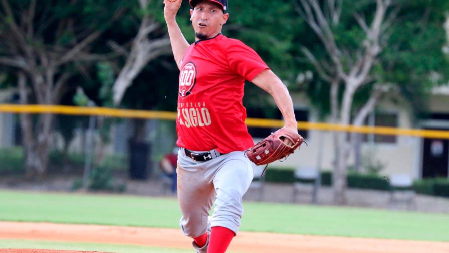 El cubano Yoen Socarrás es el pitcher del Día Inaugural del Escogido