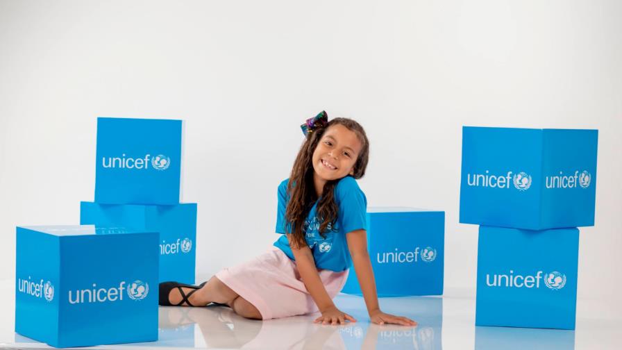 Unicef se viste de azul en celebración por el Día Mundial de los Niños