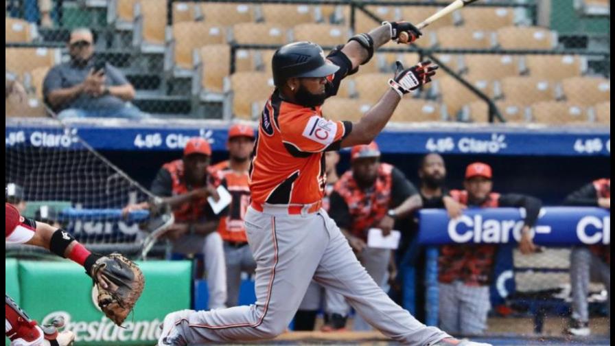 Yamaico Navarro tumba a Ronald Guzmán del liderato de bateo en el béisbol dominicano Yamaico Navarro tumba a Ronald Guzmán del liderato de bateo en el béisbol dominicano