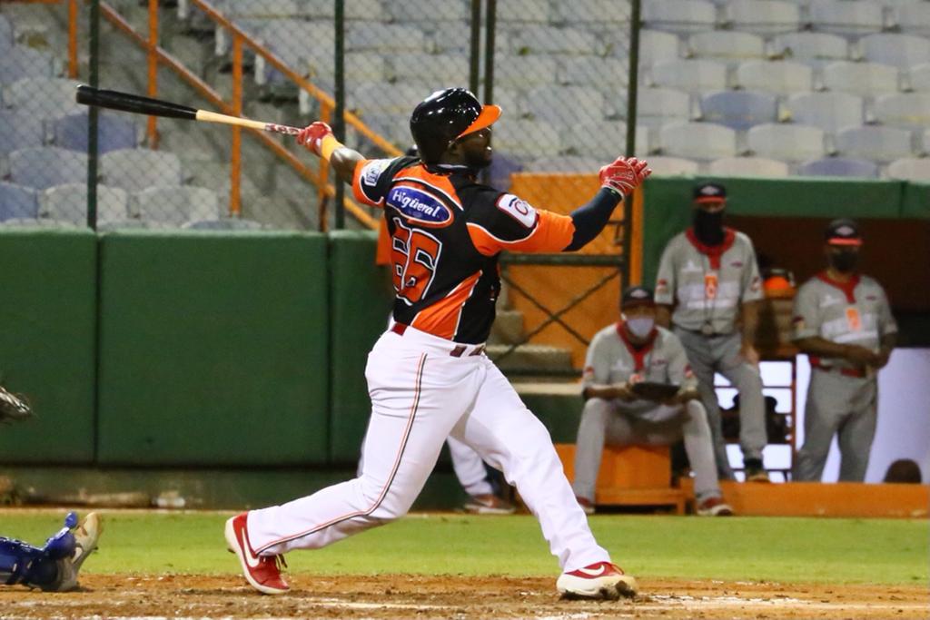 El jugador cubano Yasiel Puig proyecta ir hasta donde vayan los Toros del Este en la pelota invernal dominicana. (Prensa/Toros del Este)