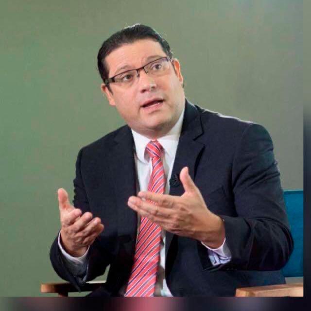 Eduardo Sanz Lovatón, el abogado que asumirá la dirección de Aduanas