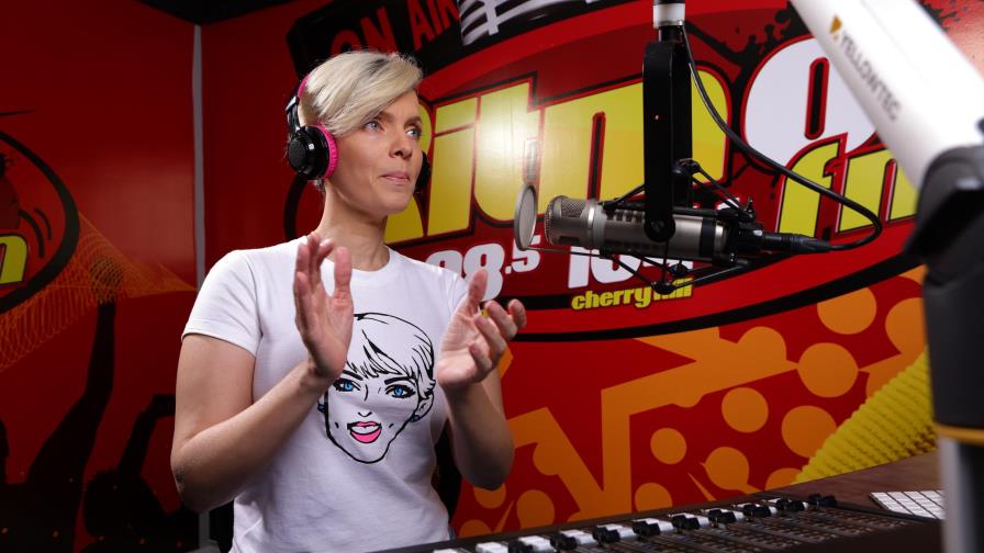 Yelitza Lora deja RD y llega a la radio de Estados Unidos Yelitza Lora deja RD y llega a la radio de Estados Unidos