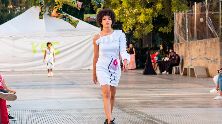 “Yes”, la apuesta de moda sostenible de la dominicana Jacqueline Severino “Yes”, la apuesta de moda sostenible de la dominicana Jacqueline Severino