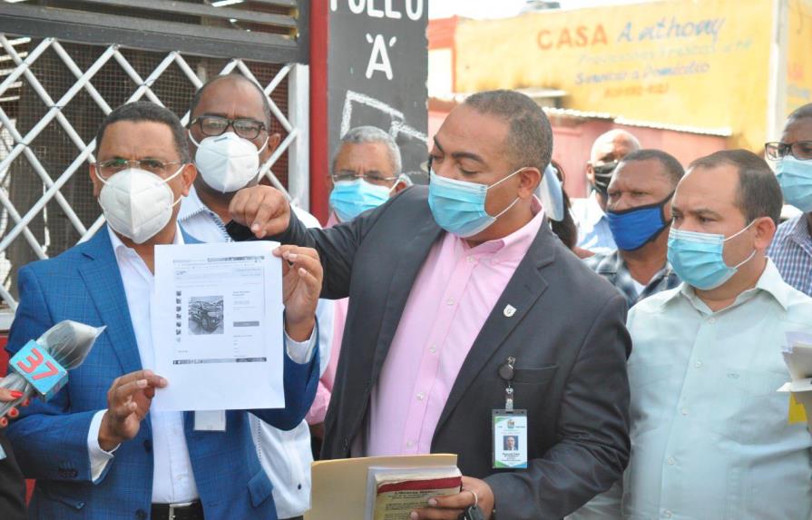 Alcalde Manuel Jiménez vende yipeta que dejó Alfredo Martínez para “comprar otra más barata”