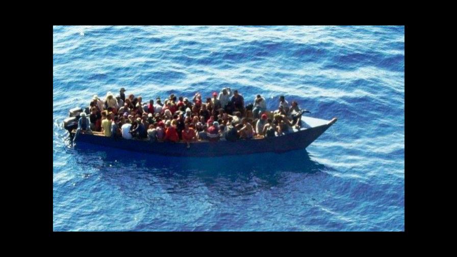 Interceptan bote con 40 emigrantes dominicanos rumbo a Puerto Rico Interceptan bote con 40 emigrantes dominicanos rumbo a Puerto Rico