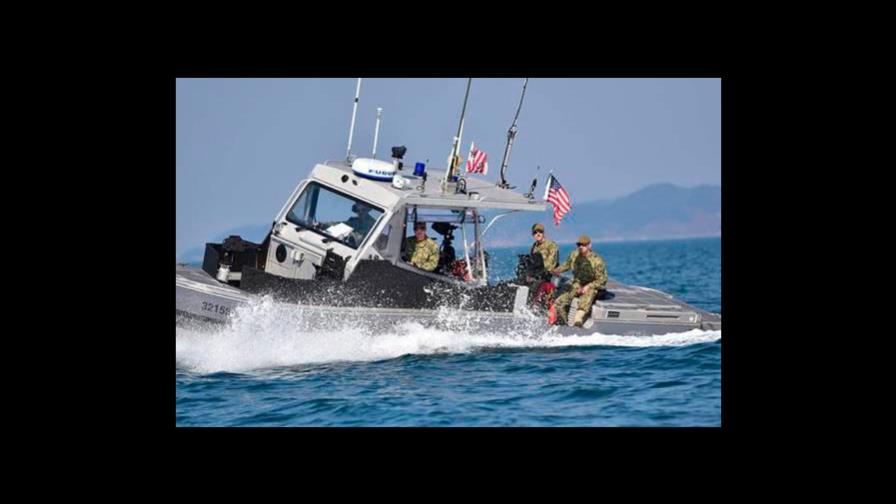 Rescatan a cuatro personas en naufragio en Puerto Rico Rescatan a cuatro personas en naufragio en Puerto Rico
