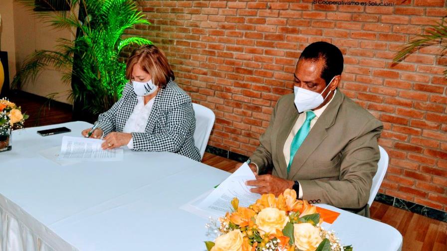 Minerd y cooperativa firman acuerdo para garantizar conectividad en centro educativo de Santiago Minerd y cooperativa firman acuerdo para garantizar conectividad en centro educativo de Santiago