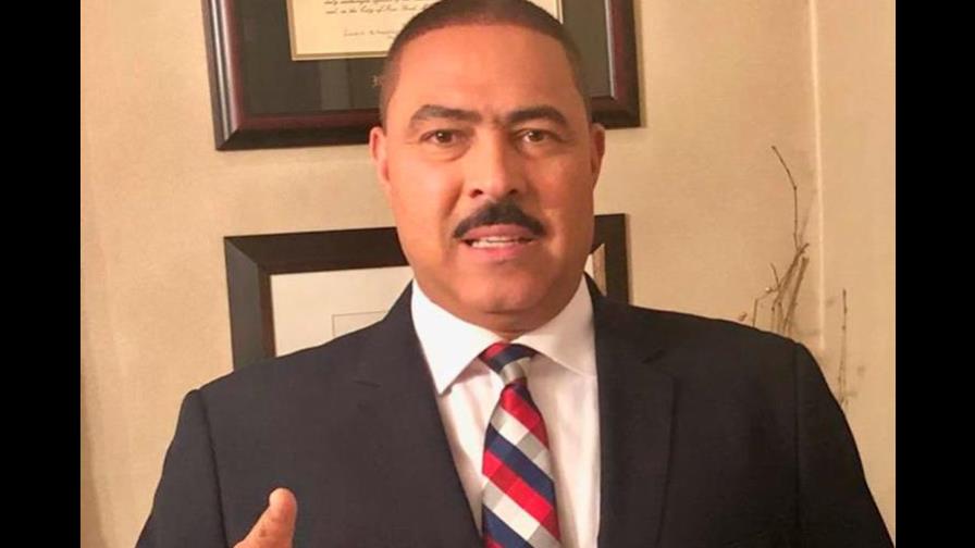 Excandidato a diputado cuestiona extensión de suspensión a funcionarios del voto en el exterior Excandidato a diputado cuestiona extensión de suspensión a funcionarios del voto en el exterior