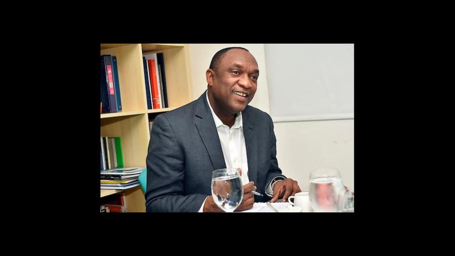 Exsenador haitiano califica de racista suspensión de visas a estudiantes en RD