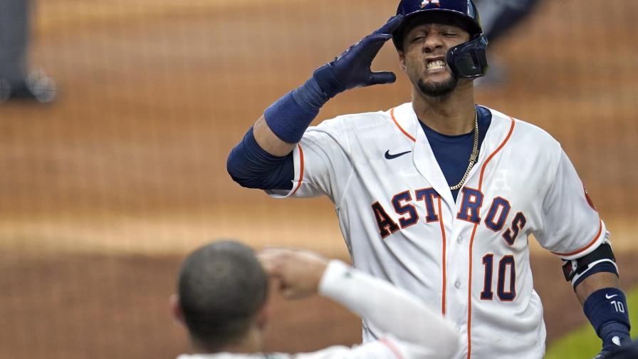 McCullers vuelve; Astros vencen de nuevo a Marineros