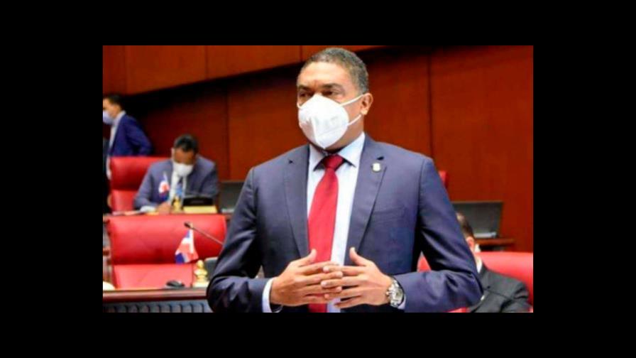 Senador dice propuesta de referendo para decidir sobre el aborto es una “cortina de humo” de Abinader Senador dice propuesta de referendo para decidir sobre el aborto es una “cortina de humo” de Abinader