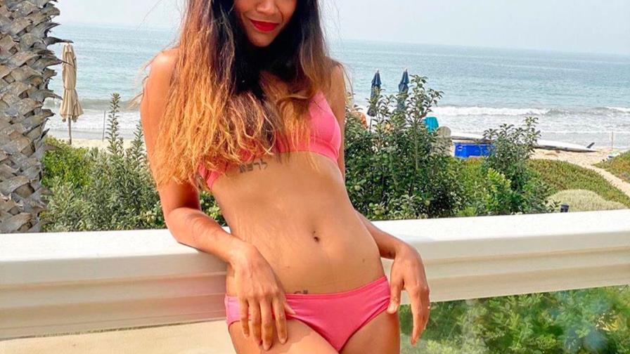 La razón de la foto en bikini color rosa de Zoé Saldaña