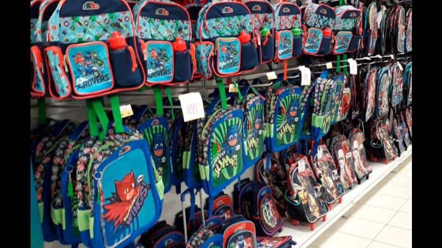 Comercios montan  su “zona escolar” en medio de incertidumbre por reinicio de clases